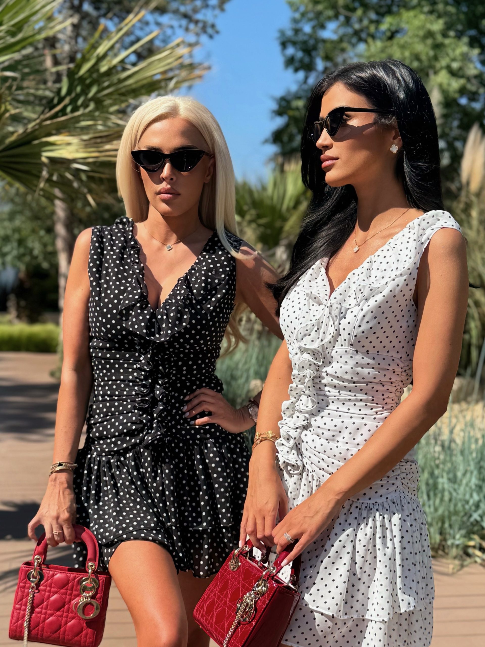 Short Polka Dots Dress ( черен цвят )